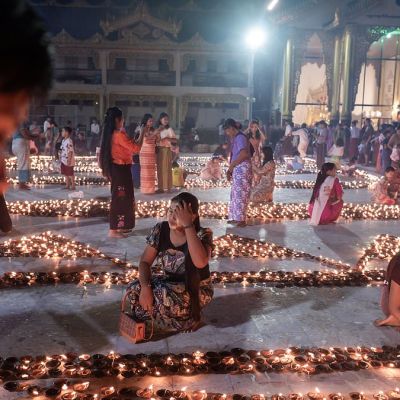 40 people killed as paraglider drops bombs on festival