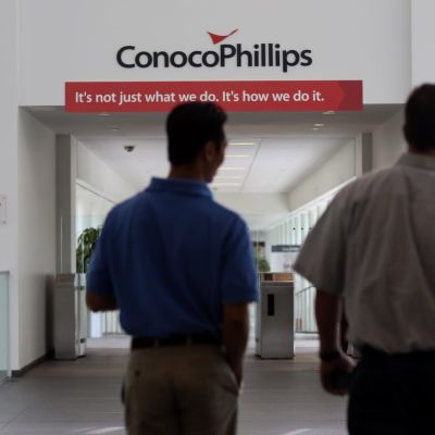 This energy stock offers a high dividend yield. How to boost income generation with options