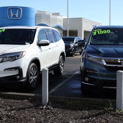 Used vehicle prices expected to continue to stabilize in 2025 after pandemic volatility