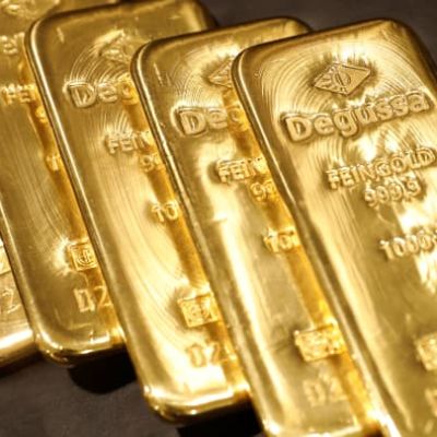 Gold falls on oil-driven inflation worries as US-Iran talks falter