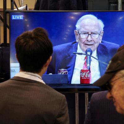Berkshire Hathaway shares dip nearly 3% after shocking Buffett exit and an earnings decline