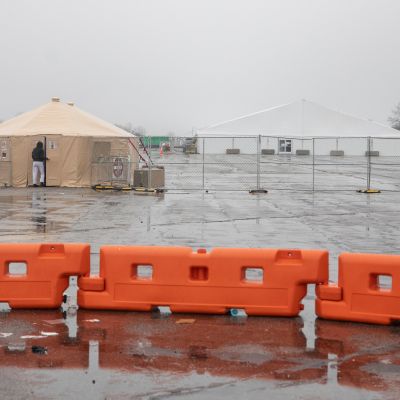 Giant Migrant Shelter Complex in Brooklyn to Close by March