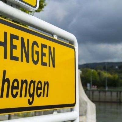 EU plans to tighten visa rules for Russians – Politico