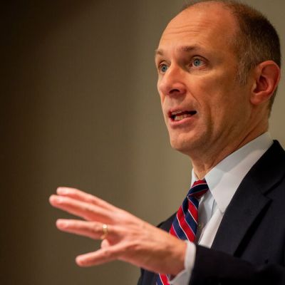 Fed’s Goolsbee Warns Against Curbing Central Bank Independence