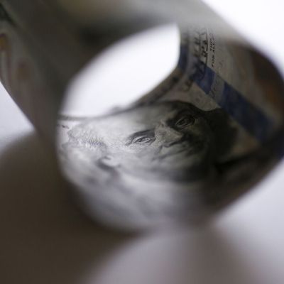 Dollar Rally Hits ‘Choppy Waters’ as Two-Way Trading Returns