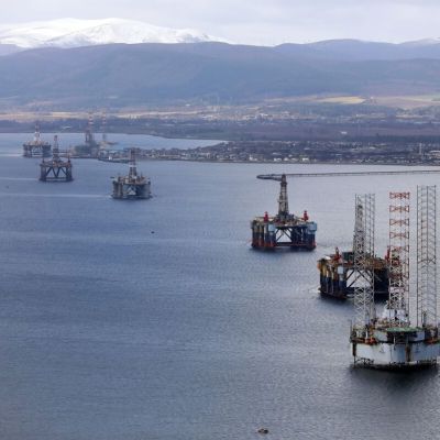 Trump Slams UK’s ‘Very Big Mistake’ on North Sea Energy Policy