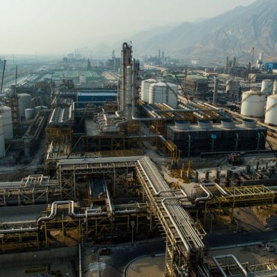 Oil Holds Decline as Potential Iran Deal Raises Supply Concerns