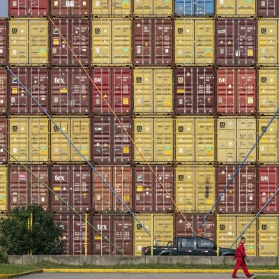 Chinese Exports Rise to Record Ahead of Looming Trump Tariffs