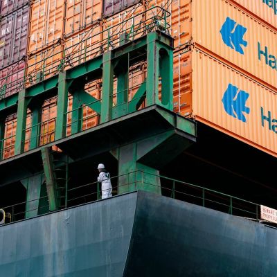 Lawmakers Revive Bipartisan Bill to Restore US Shipbuilding