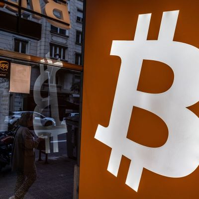 Novogratz, Winklevoss Twins See Wealth Surge on Bitcoin Revival