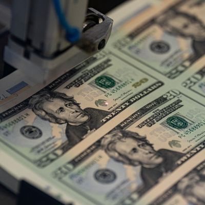 Trump's Push Against Jerome Powell Latest Reason to Sell Dollar