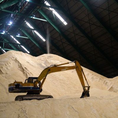 UK’s ABF Says Sugar Profits to Fall After Prices Slump