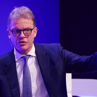 Deutsche Bank Says Regulators Open for First Time to Ease Rules