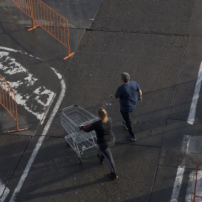 Australia Consumer Sentiment Slumps 6% on Trump Tariff Turmoil
