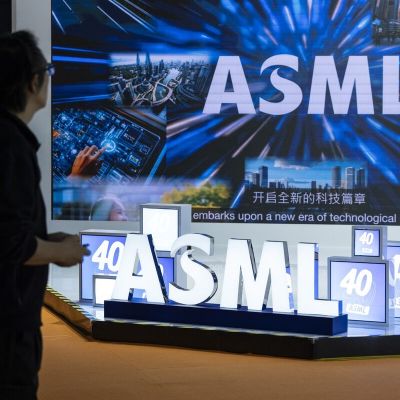 ASML Outlook Clouded by Intel, Samsung and China Chip Challenges