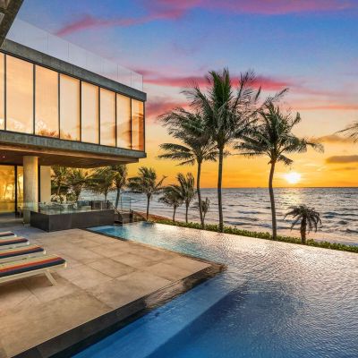 Car-Loan Billionaire Hankey Lists Mansion for $43.85 Million