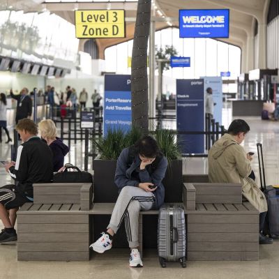 Duffy Says 'Several Weeks' of Flight Cuts Needed at Newark