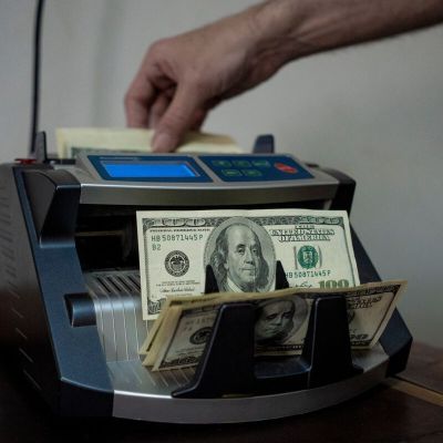 Dollar Is Rocked Anew by Taiwan Tumult With Trade Deals in Focus