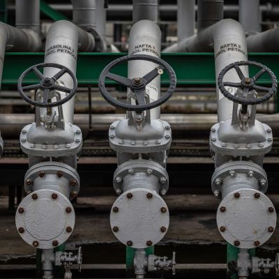 Goldman Says Cheap Oil, High Freight Keeps Russian Crude Flowing