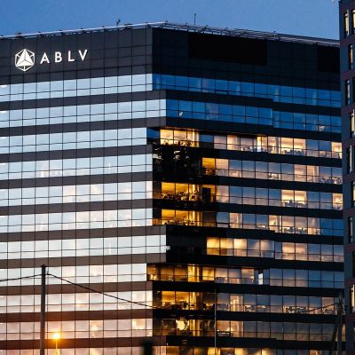 US Envoy Lauds Latvia’s Bank Cleanup as Treasury Lifts Sanction