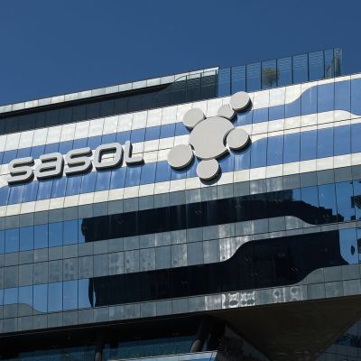 Sasol Profit Plunges on Oil-Price Drop, $483 Million Writedown