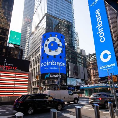 Coinbase Boosted by S&P 500 Inclusion Despite Hack, Probe Risks