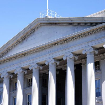 US Firms Snap Up Short-Term Treasuries to Extend Duration of Cash Holdings