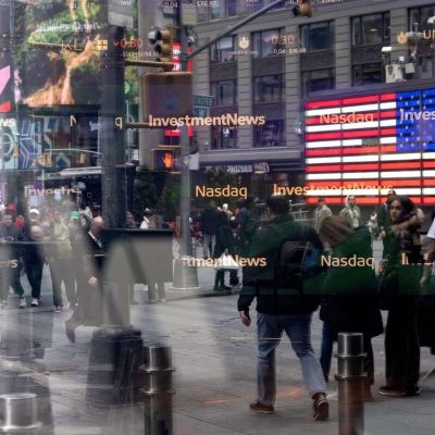 ‘Déjà Vu’ Jolts Traders Across Markets on Trump Tariff Redux