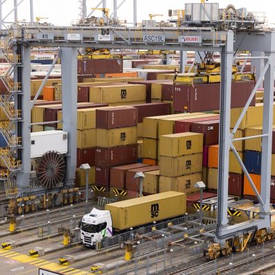 Trump Tariffs Risk Exposing UK Firms More Than European Peers