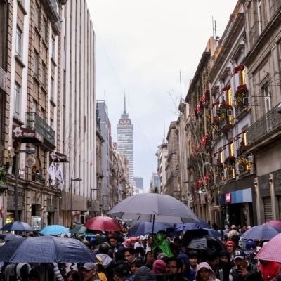 Trump’s Pledge to Slap 25% Tariffs on Mexico Sinks Peso