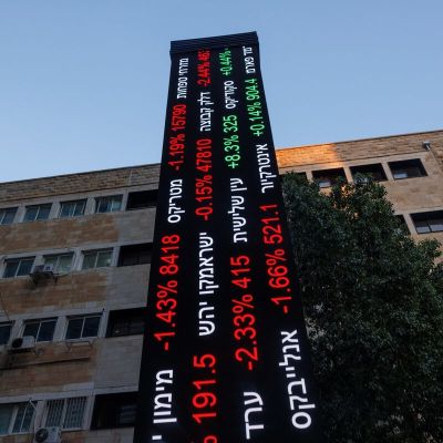 Israel Assets Plunge on Peace Talks After Years-Long War Rally