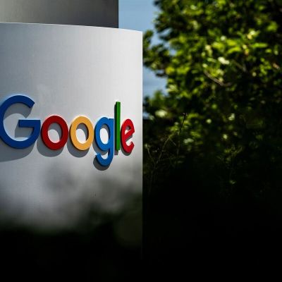 Giant US Companies Are Rushing to Europe to Borrow Money