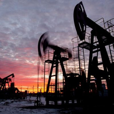 Russia Oil-Export Revenue at Lowest Since 2023 as Prices Slump
