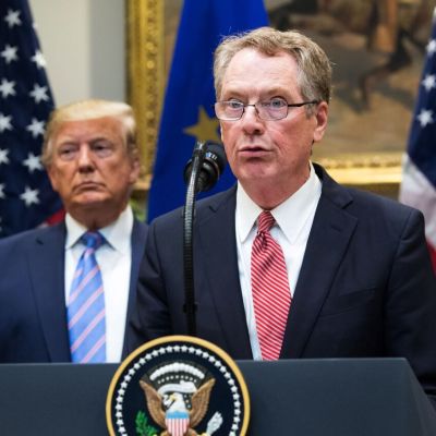 Mexican Peso Slumps on Report Lighthizer to Lead US Trade Policy