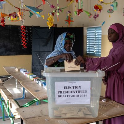 Senegal votes in delayed presidential election
