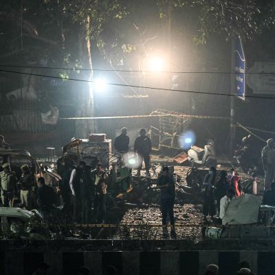 Deadly Blasts in India and Pakistan Set Region on Edge