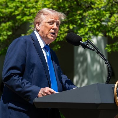 Trump-Linked TRUMP Token Seeks $200M Boost Amid Market Struggles – TokenPost