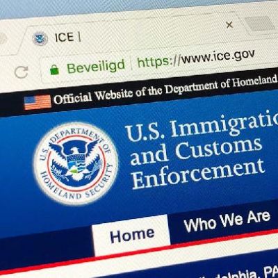 Minnesota Governor Calls for ICE Withdrawal Following Nurse’s Death