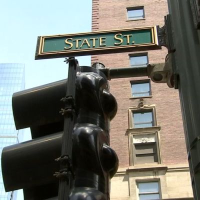 What’s being done to fill empty storefronts as people pack Michigan Avenue and the Loop?