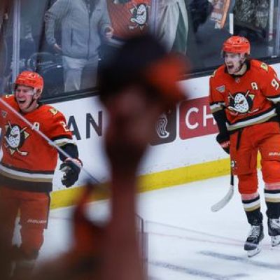 Ducks mop up Oilers in Game 6, win first playoff series since 2017