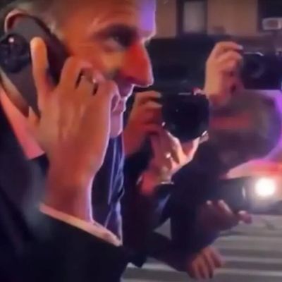 Watch: Emmanuel Macron Stuck on NYC Street as Traffic Stops for US President Donald Trump’s Motorcade