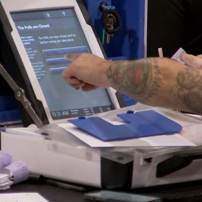 Harris County officials announce 2 polling location changes after technical issues at vote centers