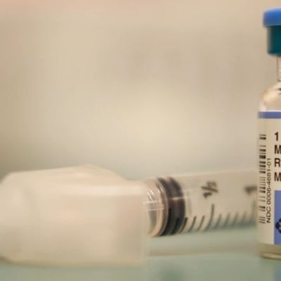 Measles vaccination rates below immunity threshold in some Illinois schools, state data shows