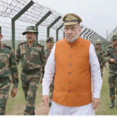 Shah visits forward area along IB in J-K’s Kathua