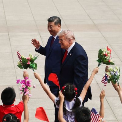 Trump, Xi Finish First Meeting After Pomp-Filled Welcome