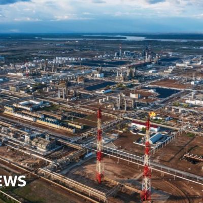 What do US sanctions against Russian oil companies mean for the war in Ukraine?