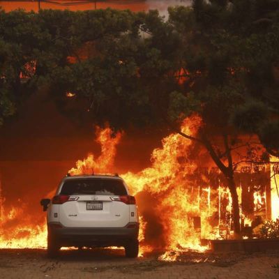 Los Angeles wildfires: Nearly 2 lakh residents under evacuation, Hollywood Hills under threat
