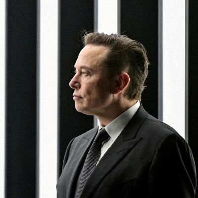 Elon Musk rockets past $500 billion to become the world’s first to cross that extraordinary mark