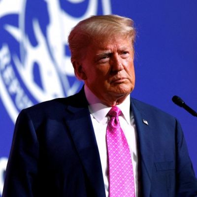 Trump warns Israel it will lose US support if West Bank annexed | News.az