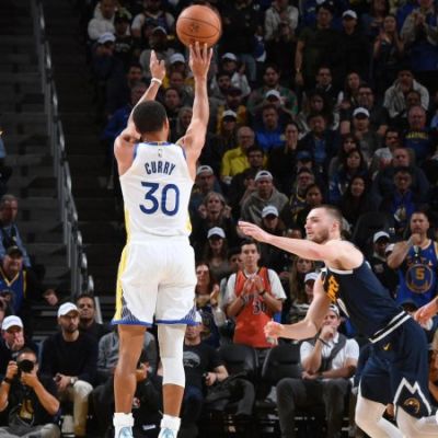 Stephen Curry scores 42 to lead Warriors past Nuggets 137-131 in OT thriller | News.az